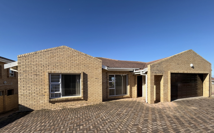 3 Bedroom Property for Sale in Wavecrest Eastern Cape